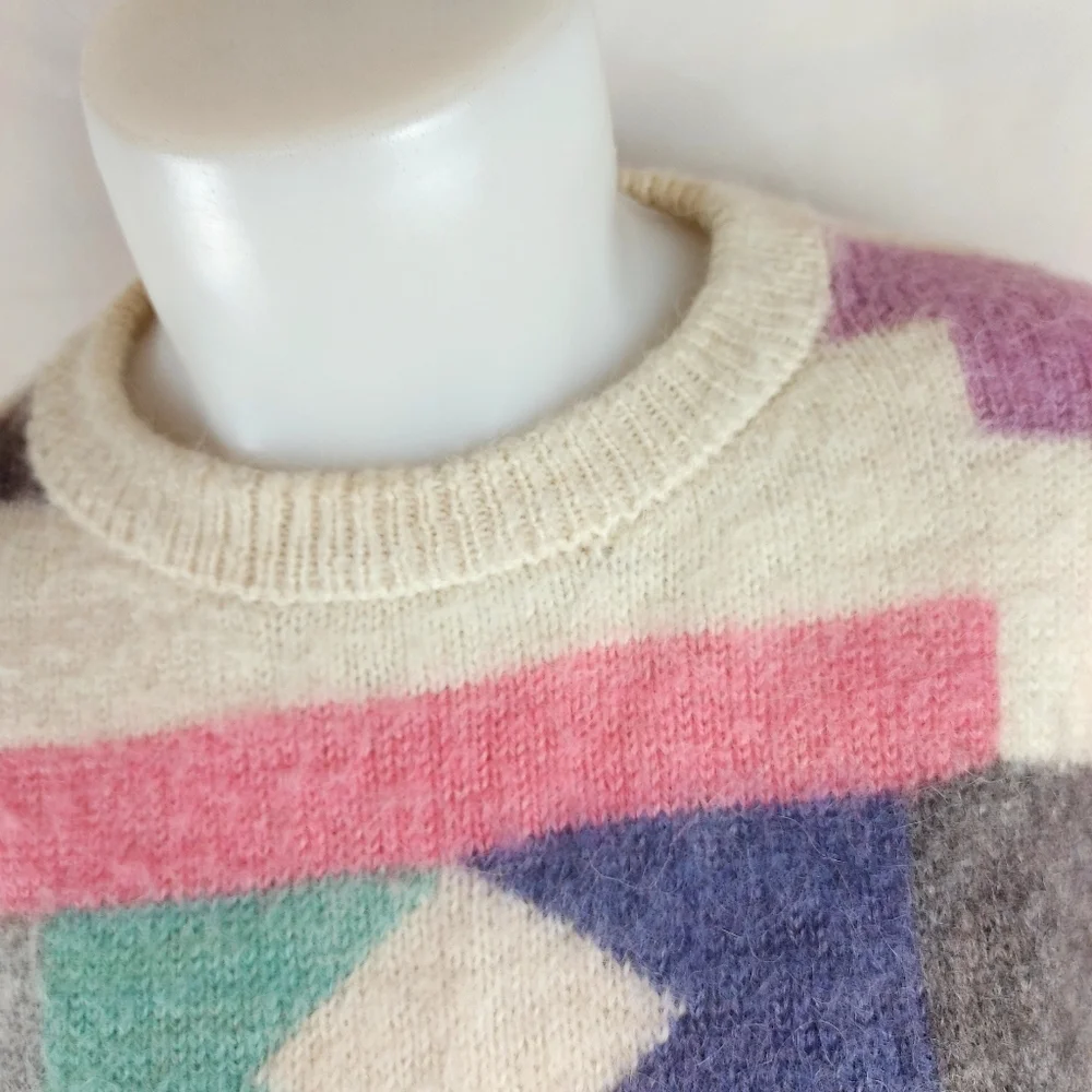 Colorful Geometric Pattern Sweater - Picture 4 of 8